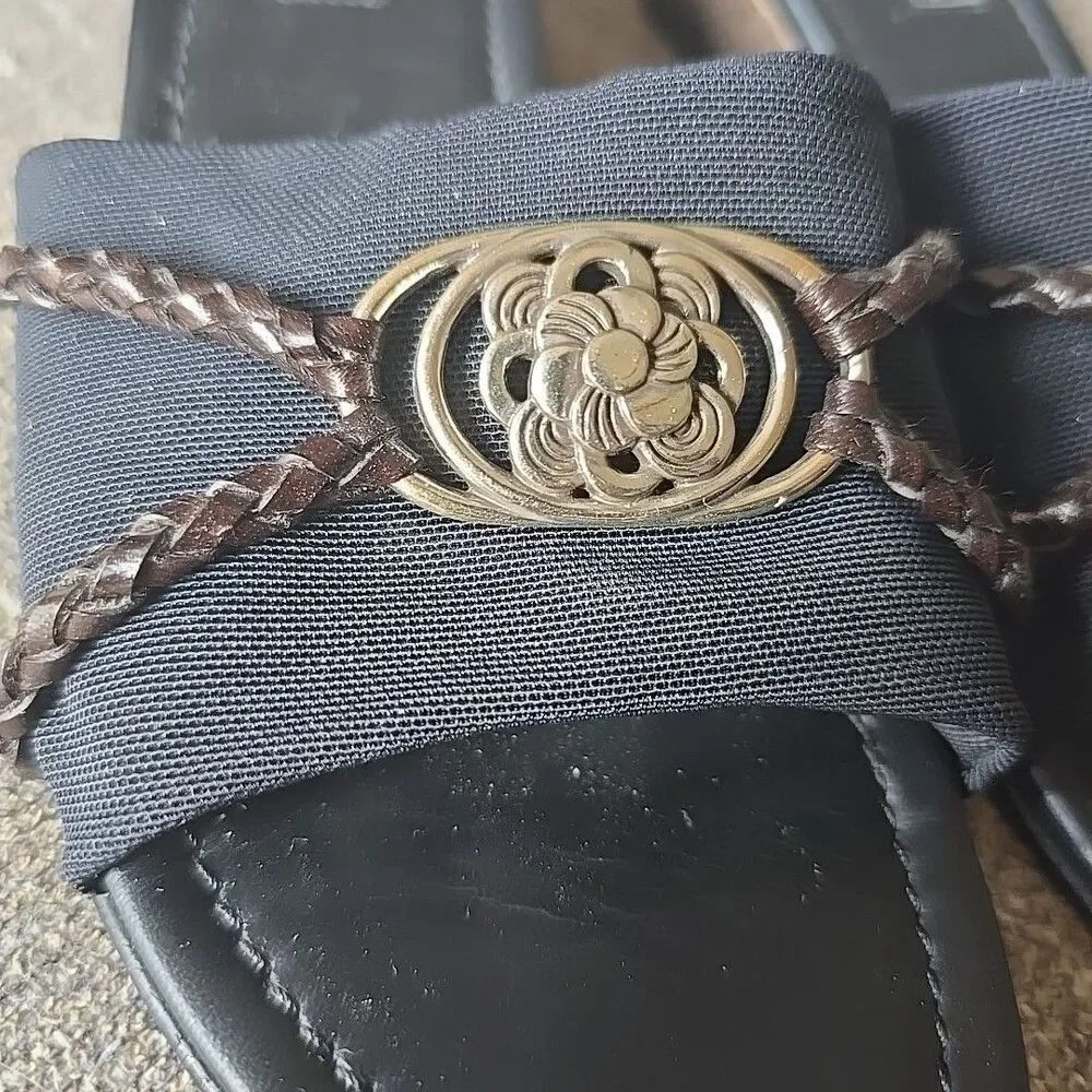 Brighton Y2K Lilian Black Wedge Pewter Flower Charm Slip On Sandals Shoes 8
